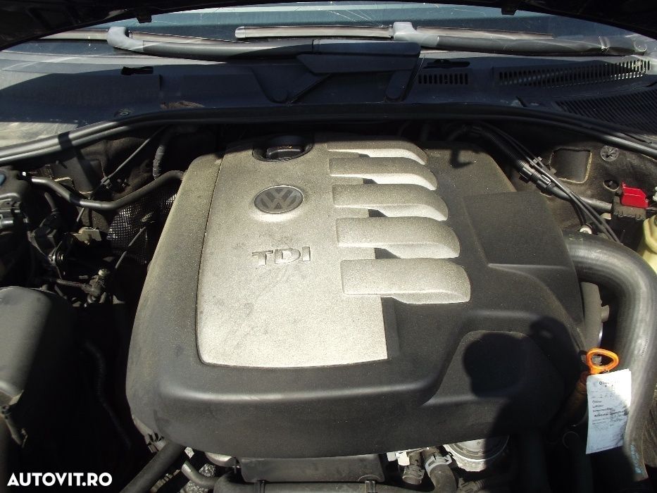 Capac Motor VW Touareg 2.5 2003-2010 dezmembrez Touareg 2.5 BAC R5 - 2