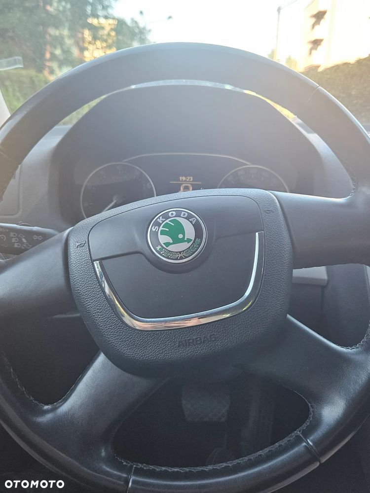 Skoda Octavia 1.4 TSI Ambiente DSG - 22