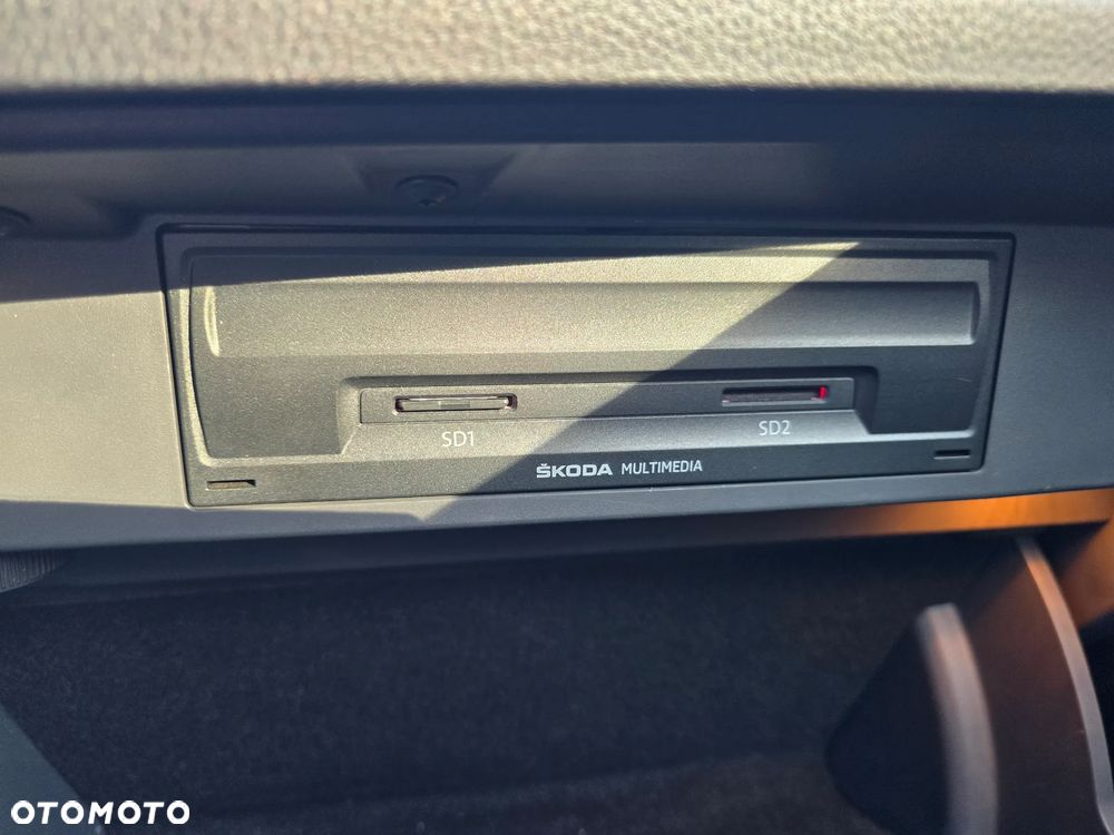 Skoda Superb 2.0 TDI DSG Ambition - 35