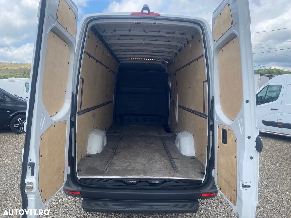 Mercedes-Benz SPRINTER - 10