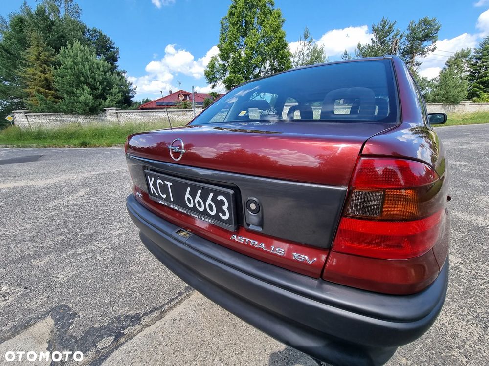 Opel Astra 1.6 GL - 9