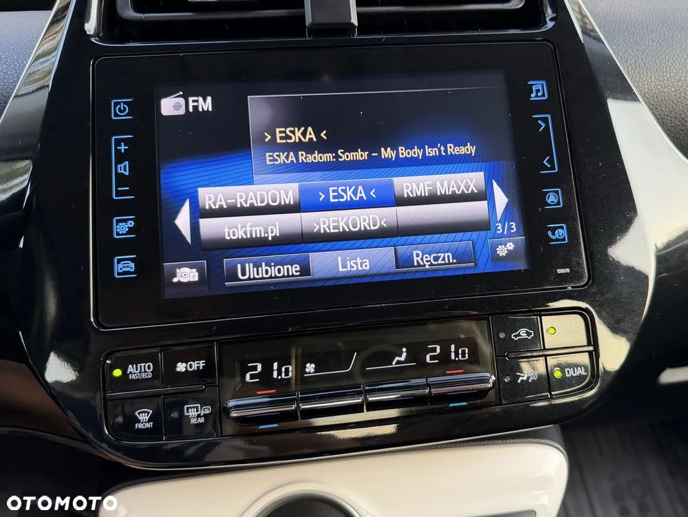 Toyota Prius Hybrid Executive - 12