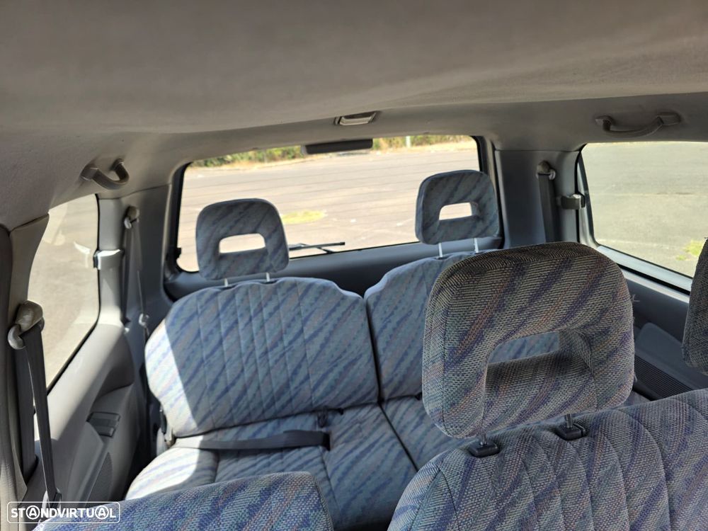 Mitsubishi Space Gear 2.5 TD GLX - 18