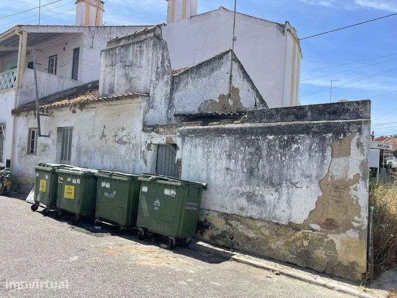 Casa em ruinas no centro da vila - Grande imagem: 4/4