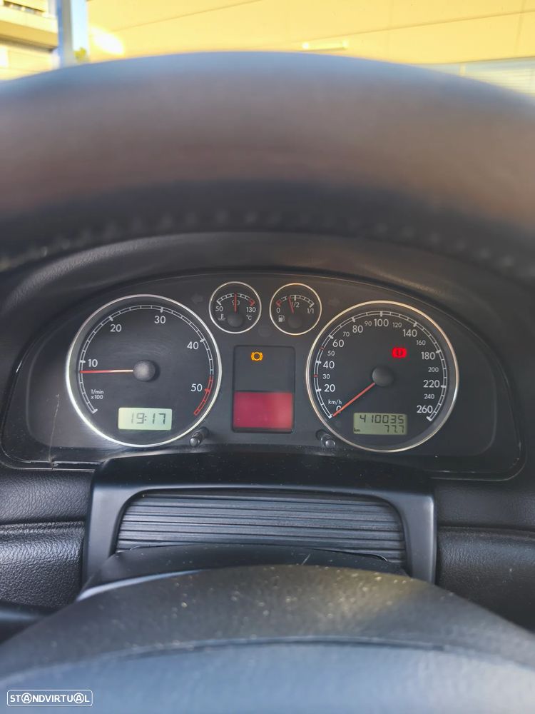 VW Passat Variant 1.9 TDi Highline - 6