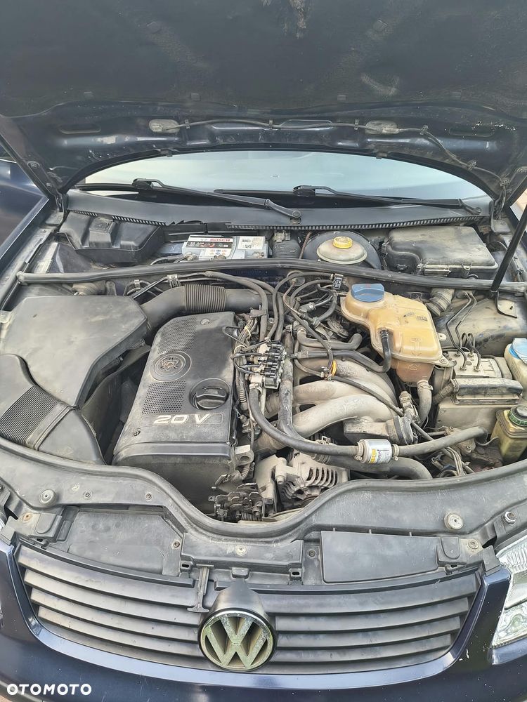 Volkswagen Passat - 12
