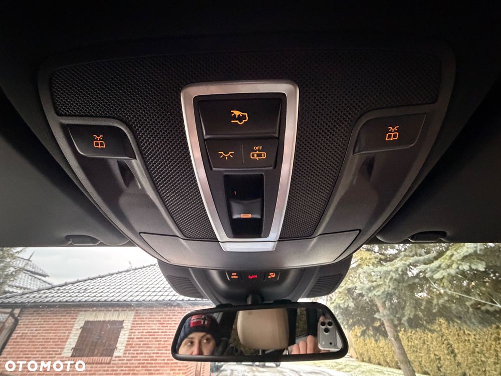 Mercedes-Benz GLS - 22