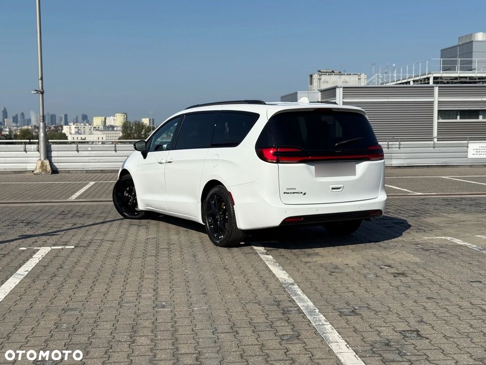 Chrysler Pacifica - 9