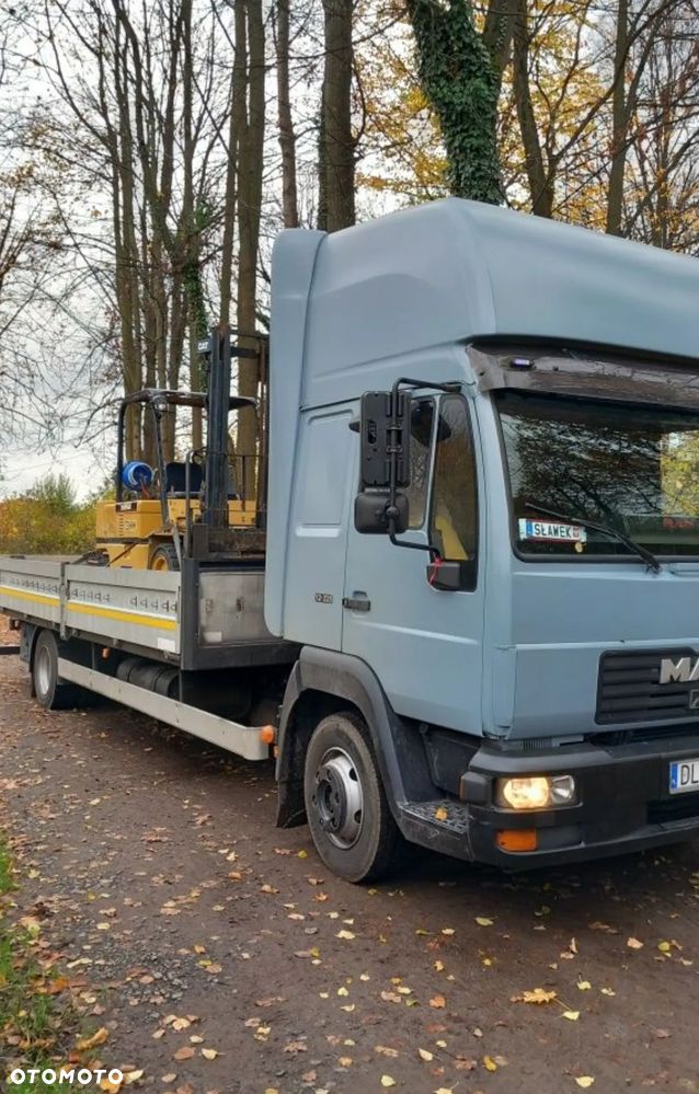 MAN LE 12.220 4X2 BL - 1