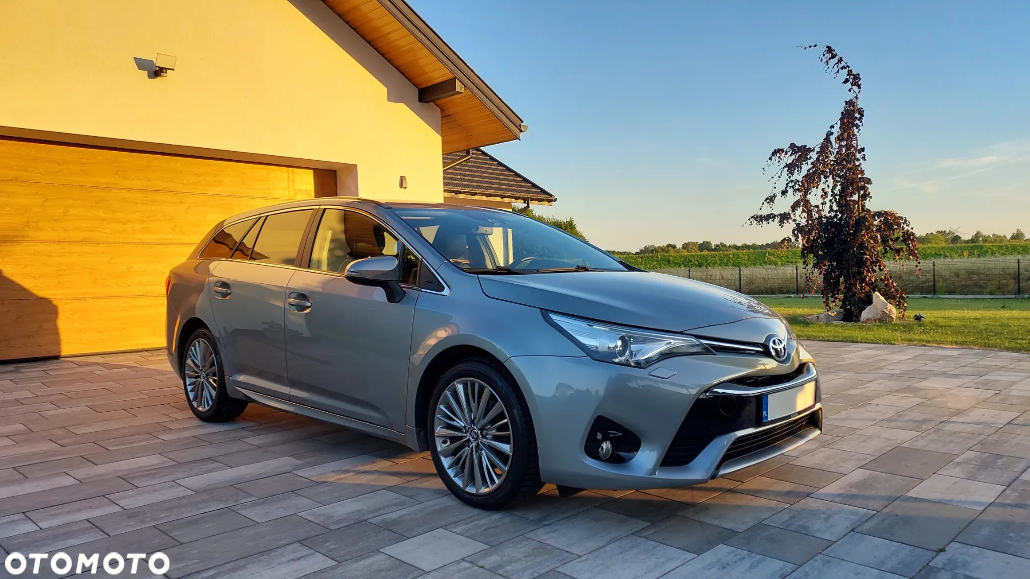 Toyota Avensis - 2