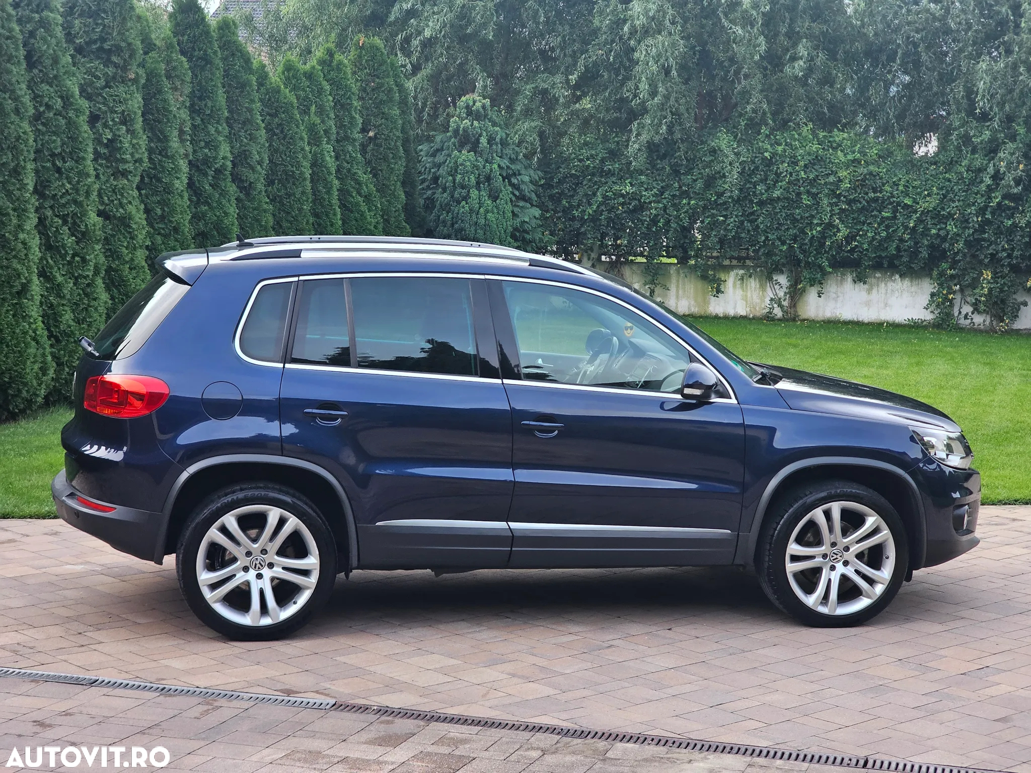 Volkswagen Tiguan 2.0 TDI 4Motion DSG Sport & Style - 4