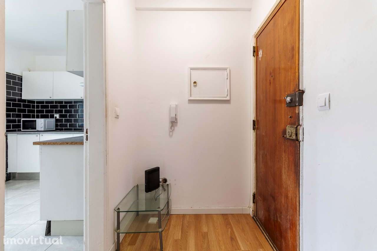 Apartamento T3+1 c/ Marquise em Santo António dos Cavaleiros - Grande imagem: 5/39