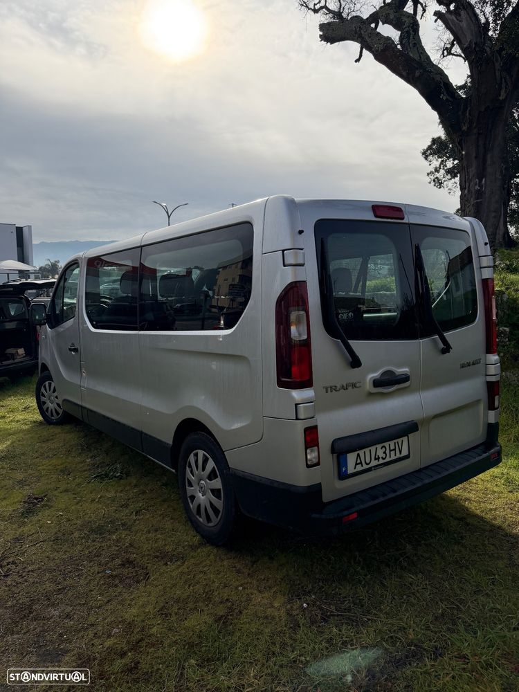 Renault TRAFIC - 2