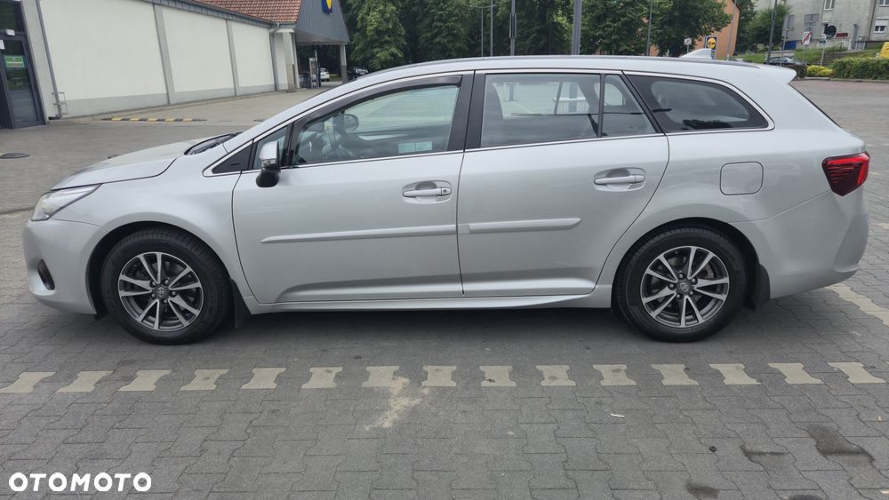 Toyota Avensis 1.8 Premium - 1