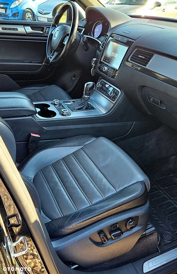 Volkswagen Touareg 3.0 V6 TDI BMT R-Style - 12
