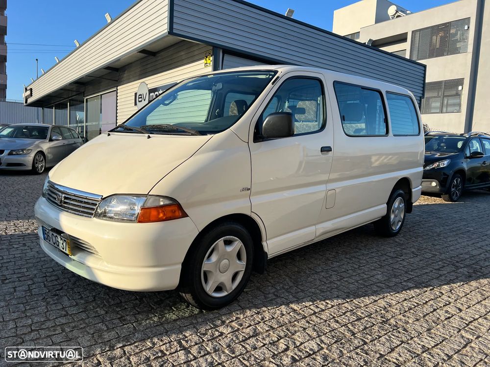 Toyota HiAce 2.5 D-4D Curto Luxo 2.6T - 1