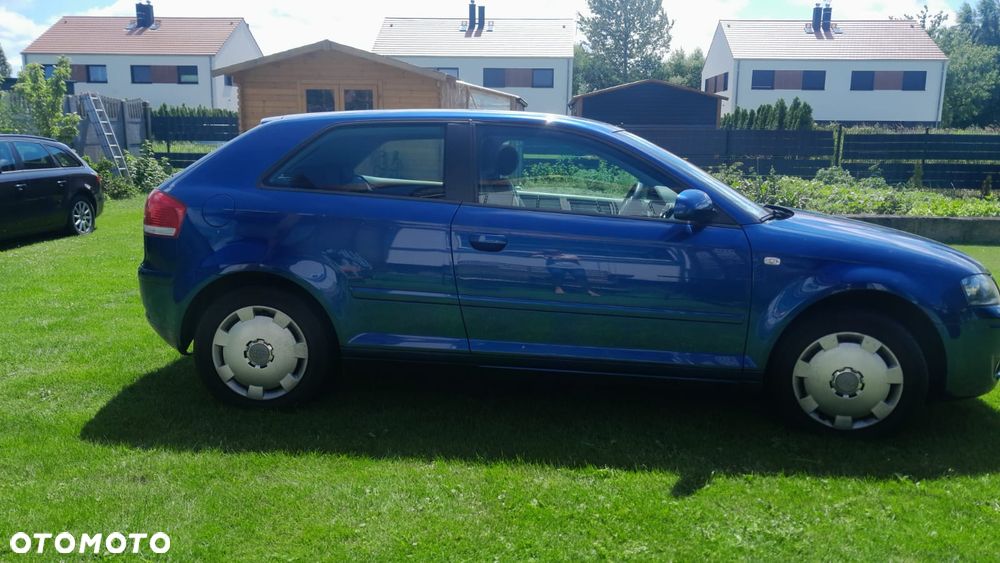 Audi A3 3-drzwiowe 1.6 Ambiente - 1