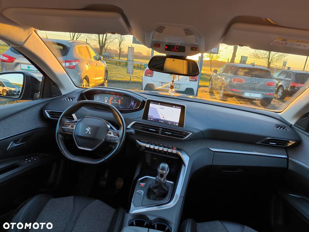 Peugeot 5008 1.5 BlueHDi Allure S&S - 12