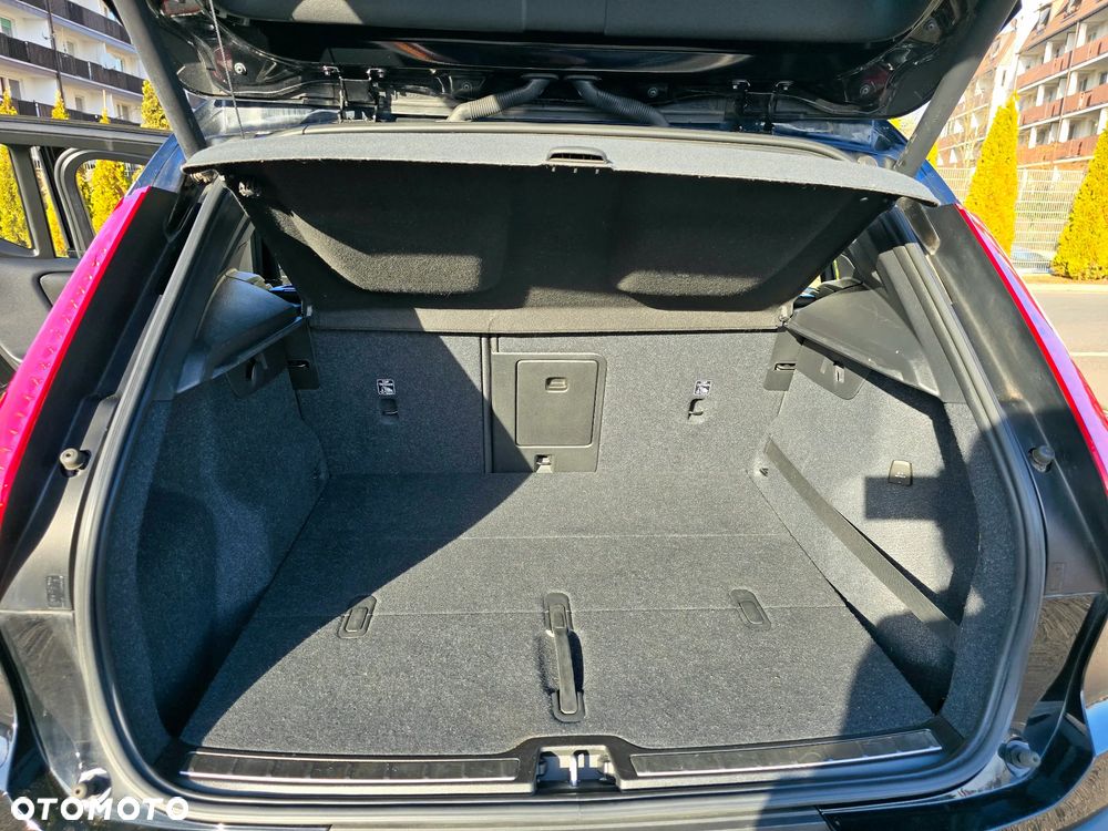 Volvo XC 40 T4 R-Design - 24