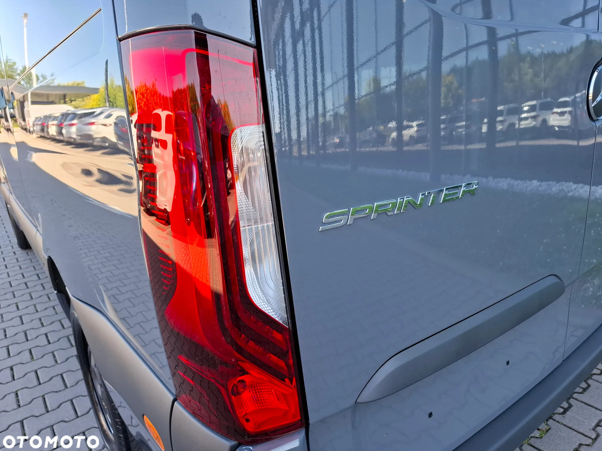 Mercedes-Benz Sprinter 317 CDI Furgon PRO 3665 mm L2H2 - 12