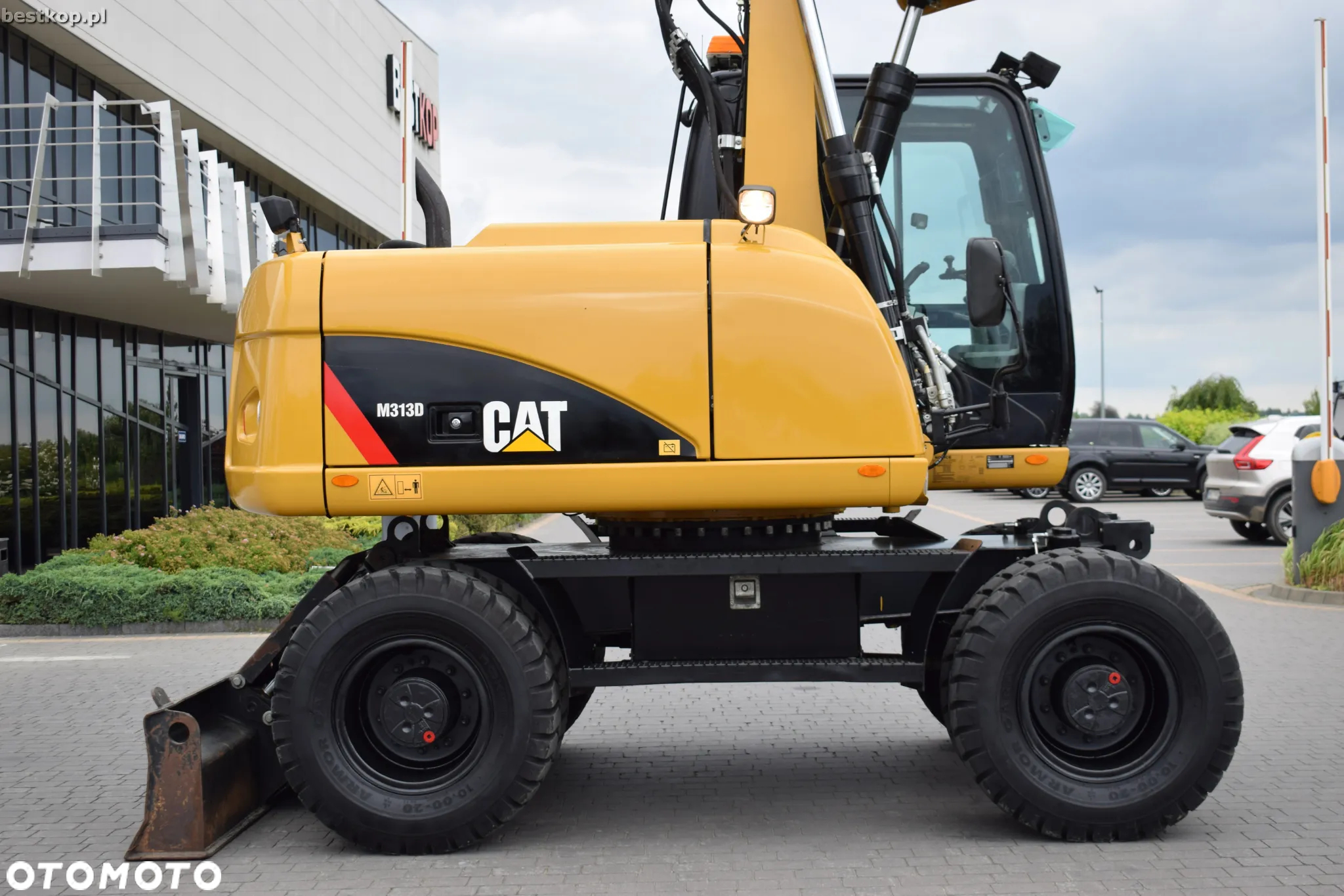 Caterpillar CAT M313D - 4