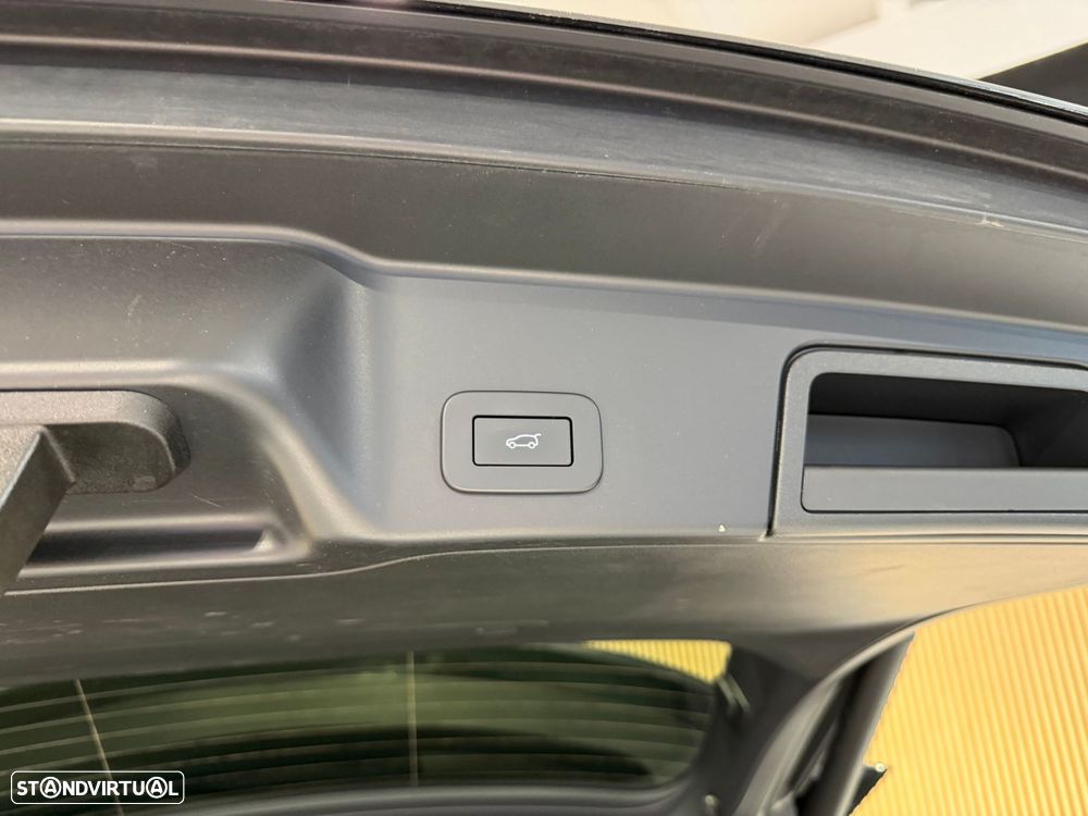 Land Rover Range Rover Evoque P300e R-Dynamic SE - 46