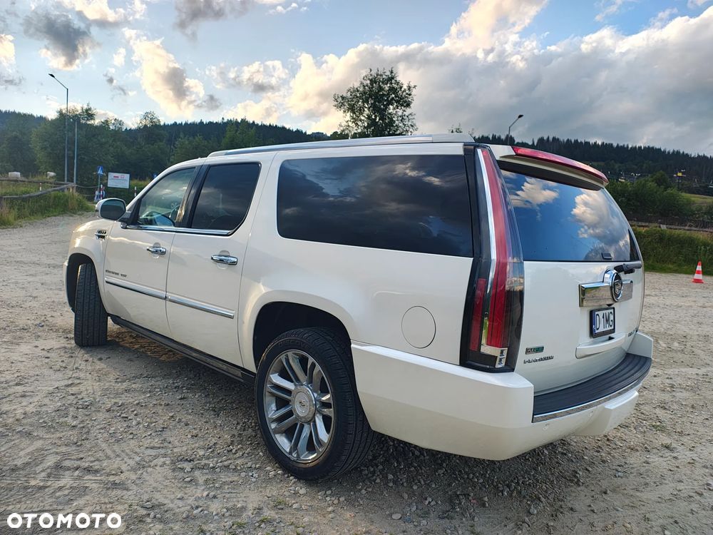 Cadillac Escalade - 4