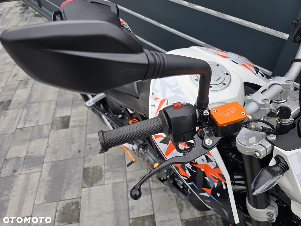 KTM Duke - 18