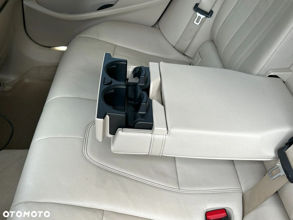 BMW Seria 5 520d xDrive - 22