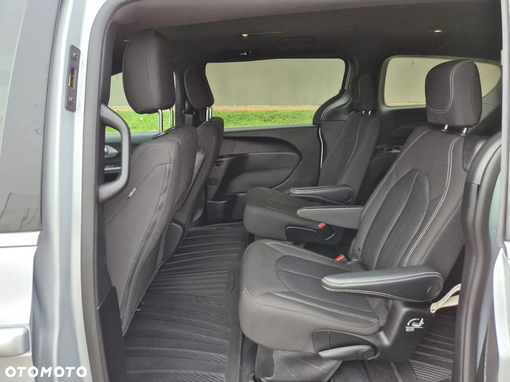 Chrysler Pacifica - 24