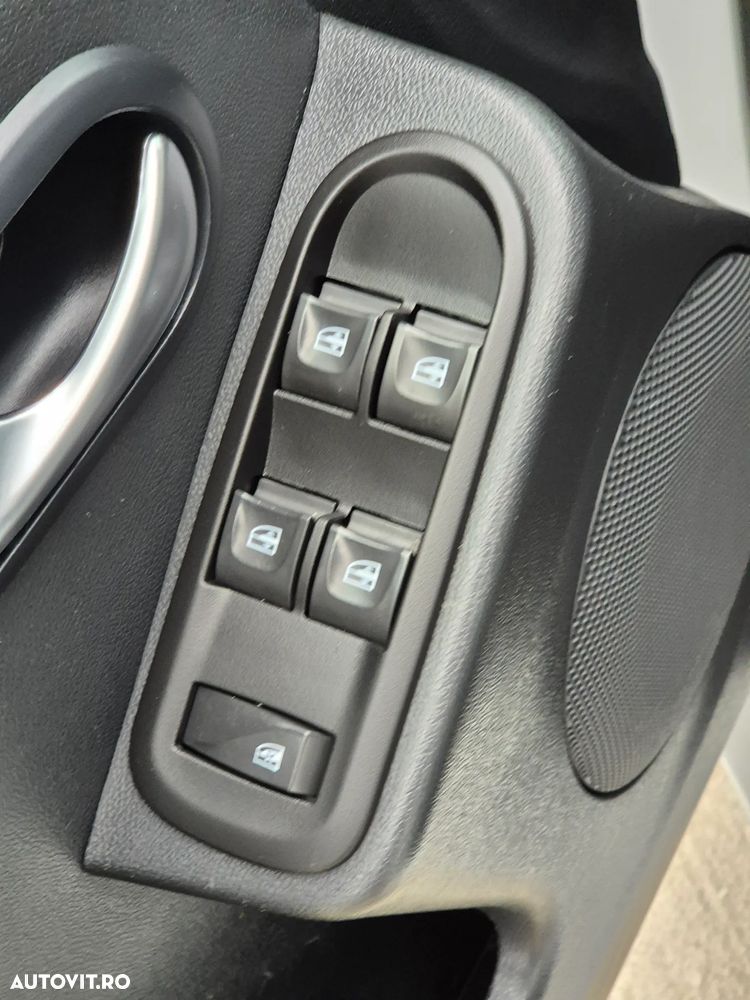 Dacia Duster 1.5 dCi 4x2 Prestige - 17