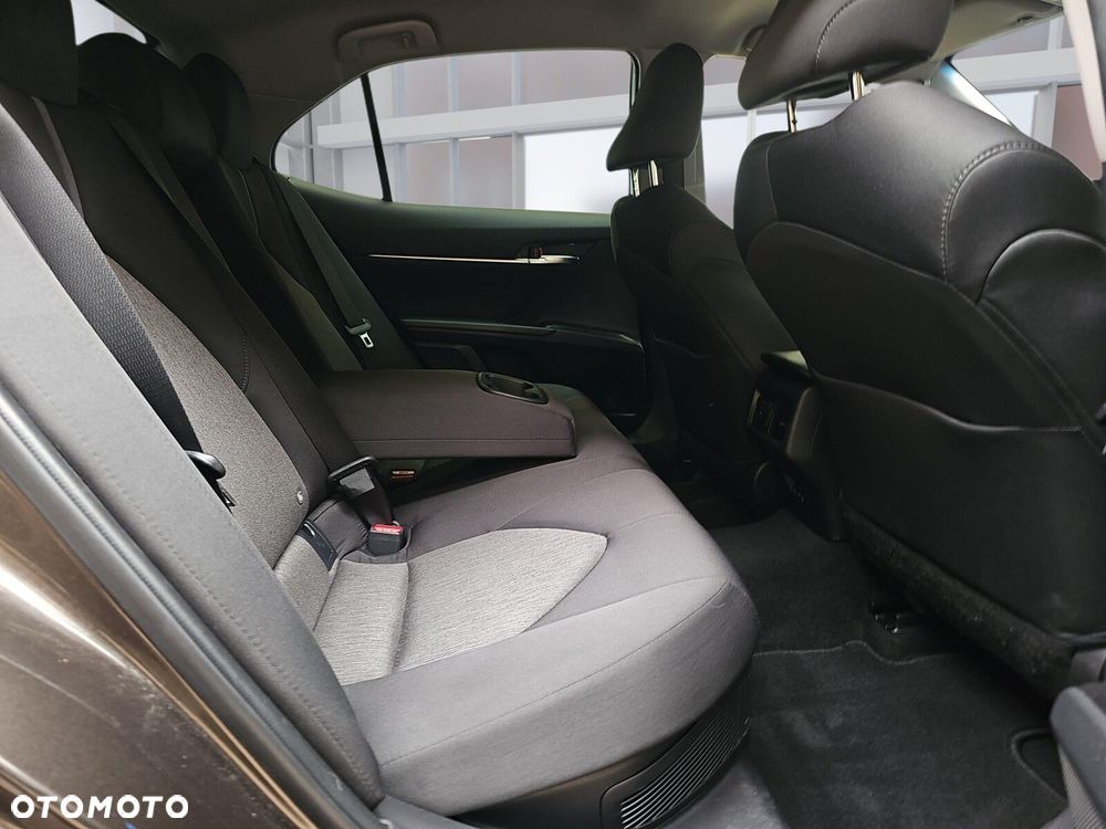 Toyota Camry 2.5 Hybrid Comfort CVT - 12