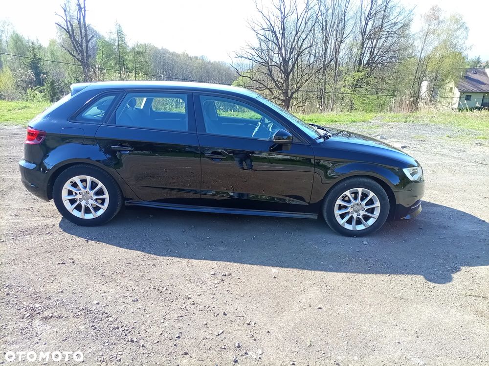 Audi A3 Sportback 1.6 TDI ultra Attraction - 3