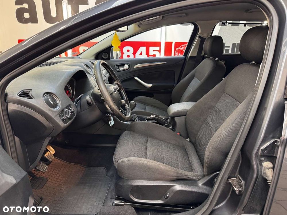 Ford Mondeo - 22