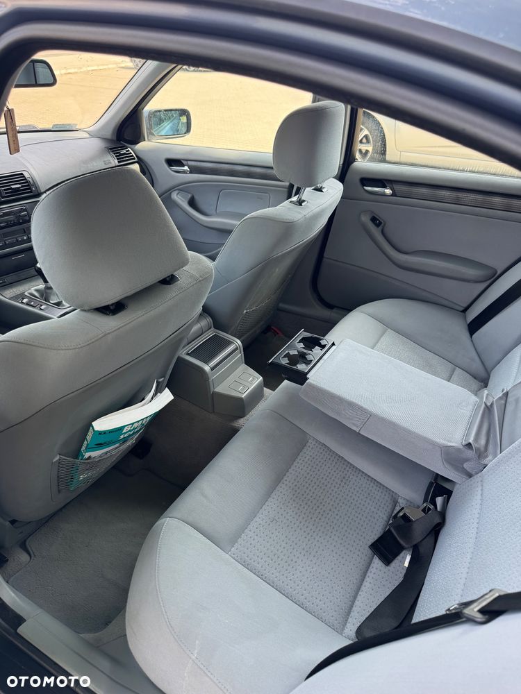 BMW Seria 3 325i - 14