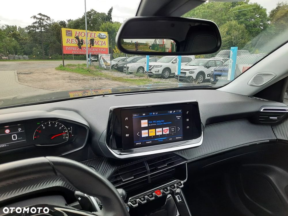 Peugeot 2008 1.2 Pure Tech GPF Allure S&S EAT6 - 29