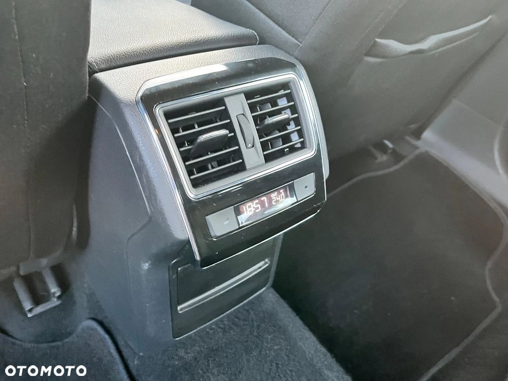 Skoda Superb 1.6 TDI Ambition DSG - 23