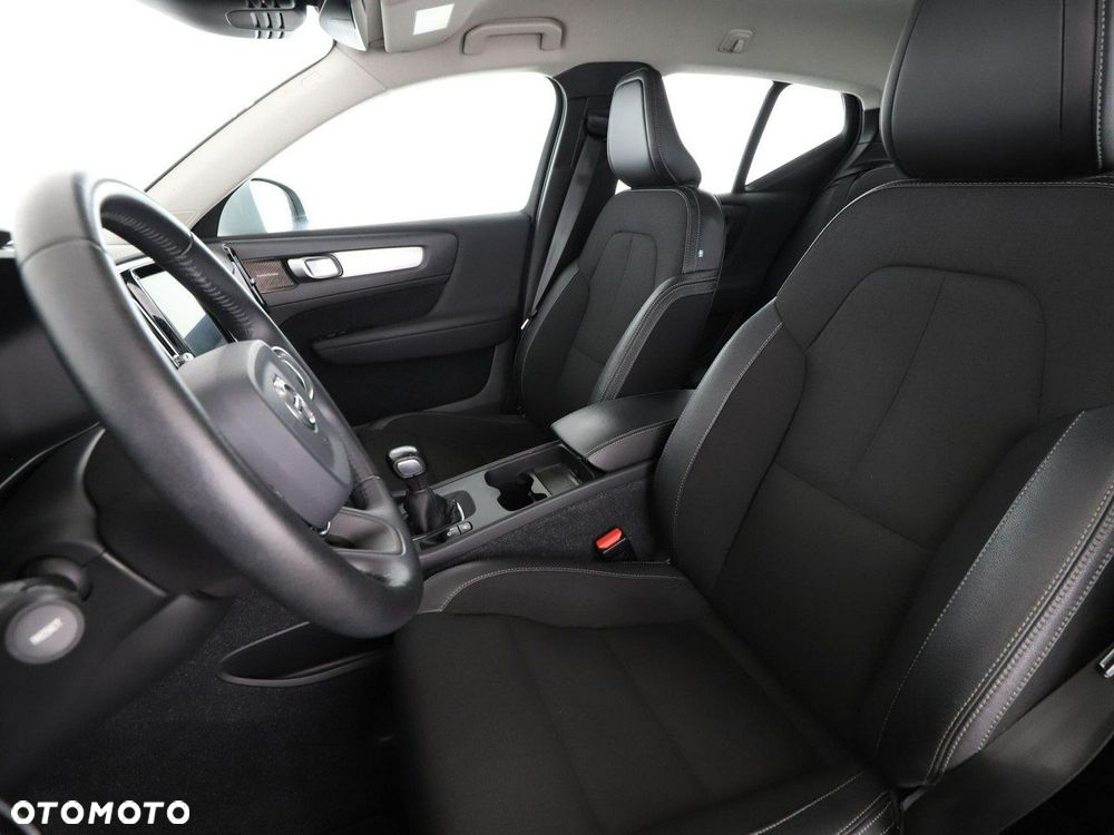 Volvo XC 40 T3 Momentum Pro - 14