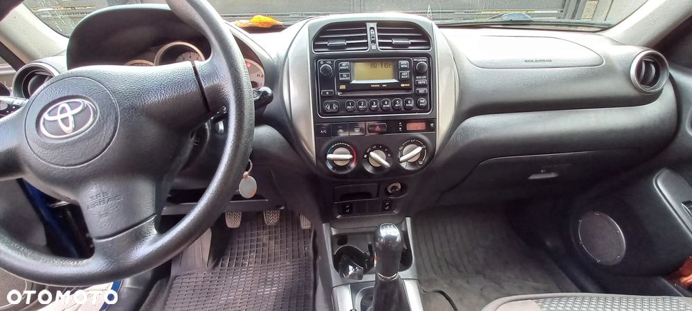 Toyota RAV4 - 11