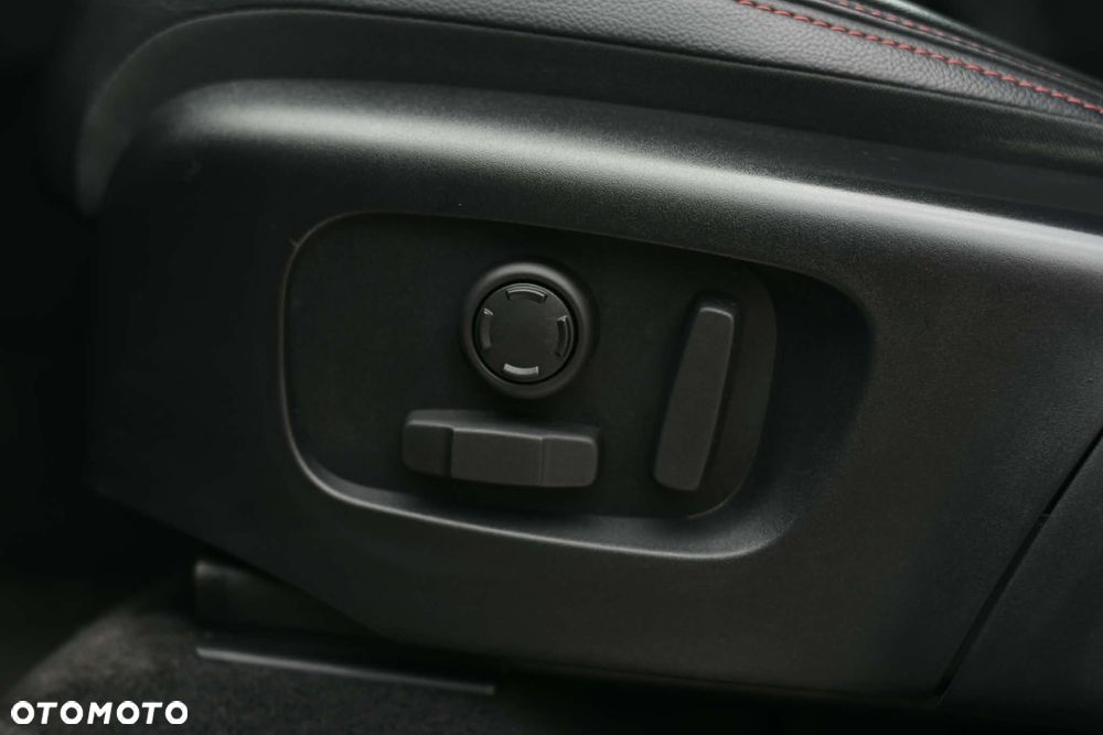 Land Rover Discovery Sport 2.0 D200 mHEV Dynamic SE - 22