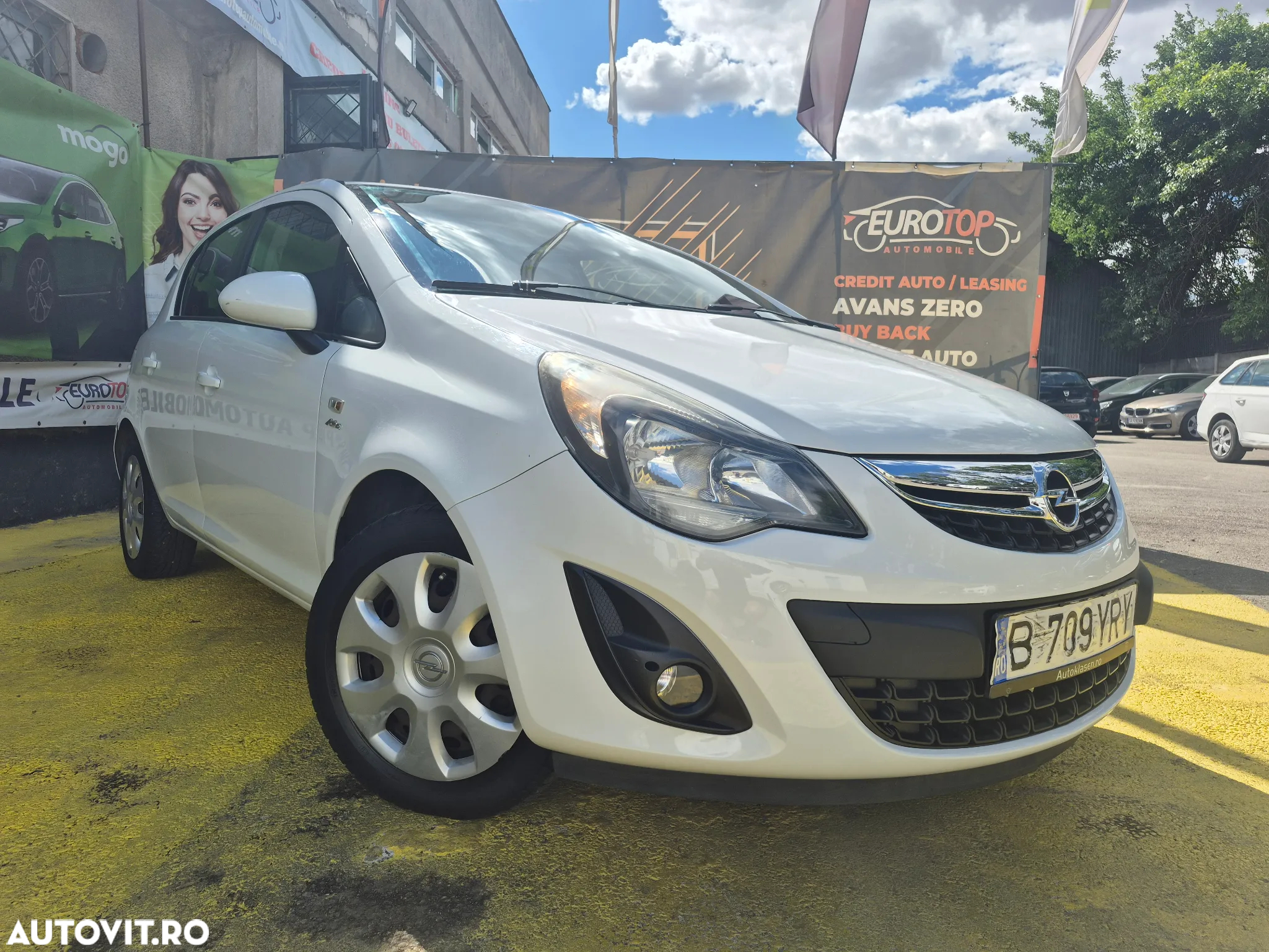 Opel Corsa 1.2 Essentia - 2