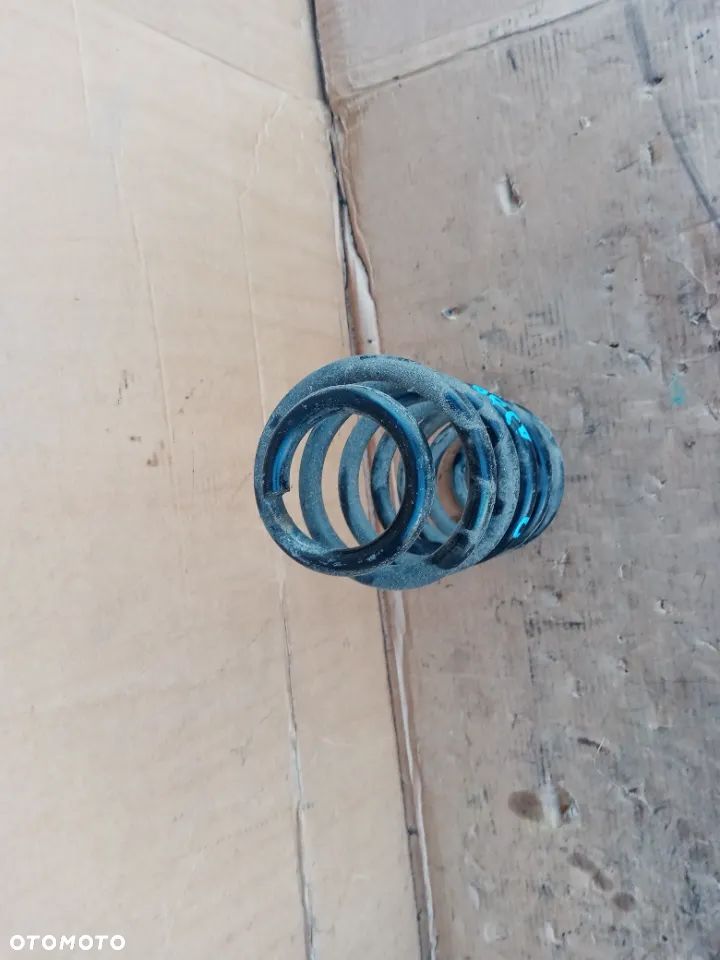 Sprężyna zawieszenia tył tylna Audi A3 8P - 3