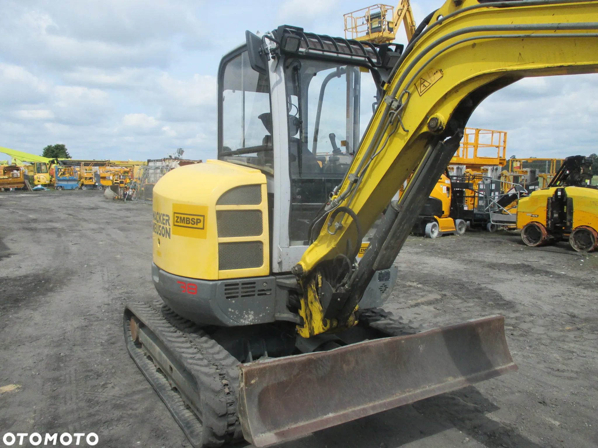 Wacker Neuson EZ38 - 11