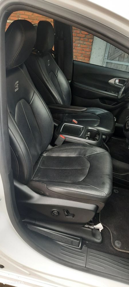 Chrysler Pacifica - 22
