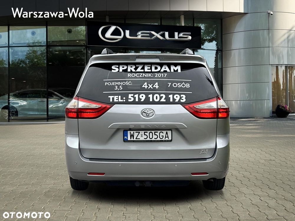 Toyota Sienna - 4