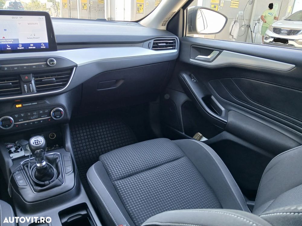 Ford Focus 1.0 EcoBoost Connected - 11