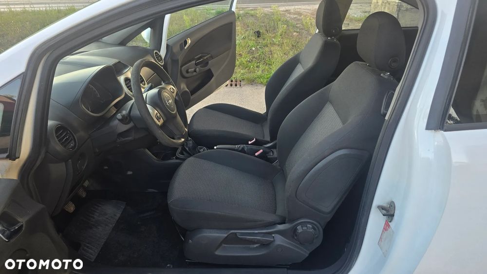 Opel Corsa - 25