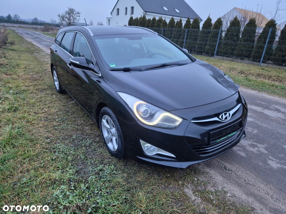 Hyundai i40 i40cw 1.7 CRDi Fifa World Cup Edition - 1