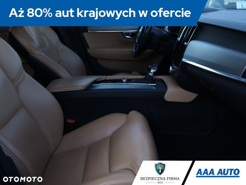 Volvo V90 Cross Country - 10