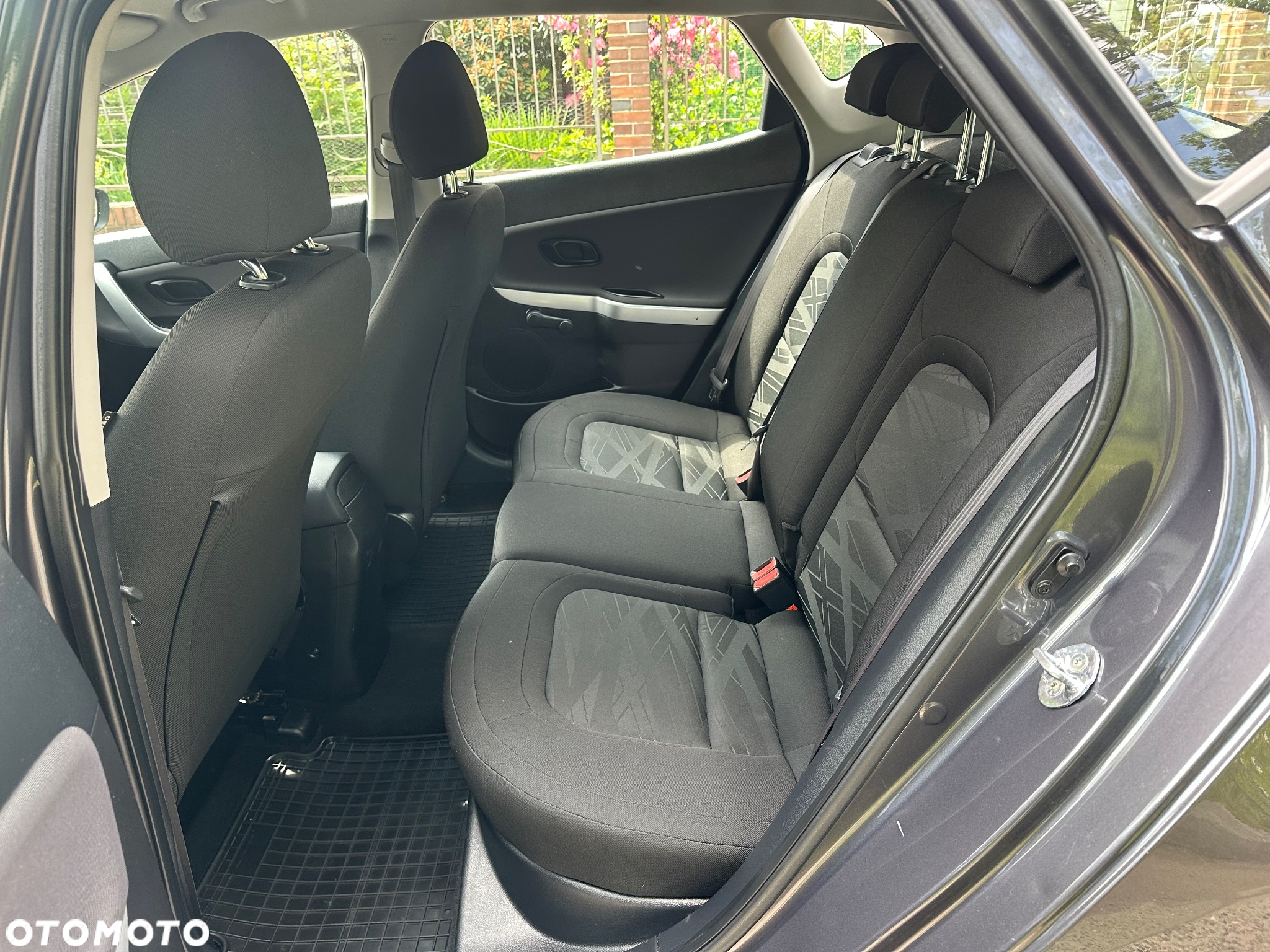 Kia Ceed - 9